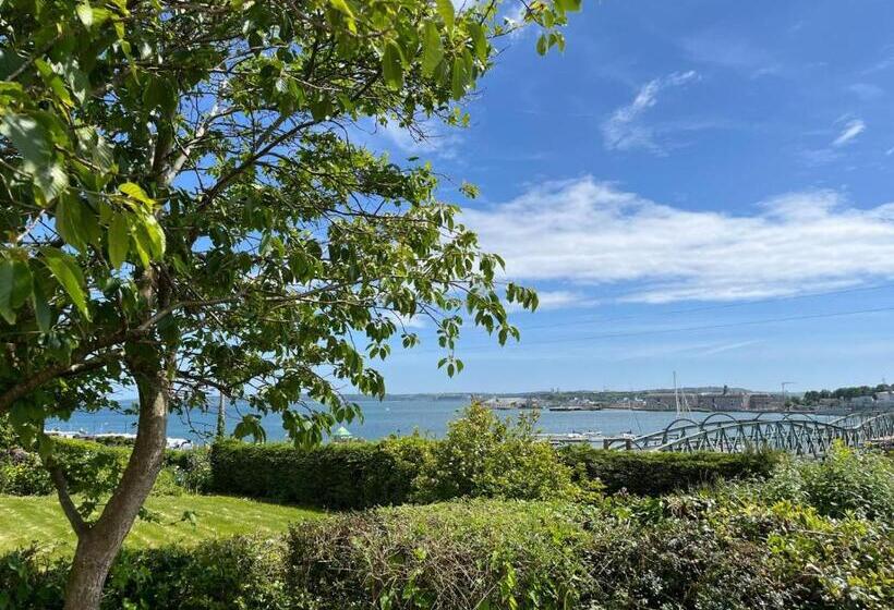 مبيت وإفطار Lynwood House