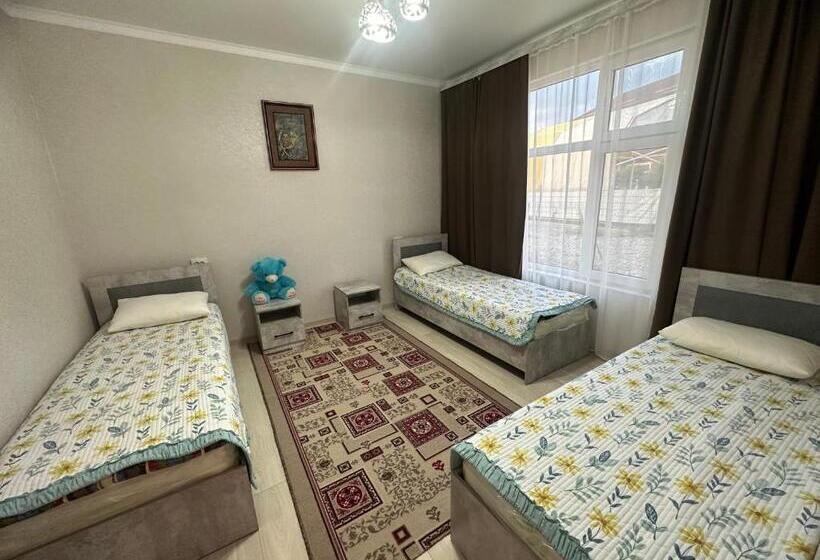 تختخواب و صبحانه коттедж Rayan House