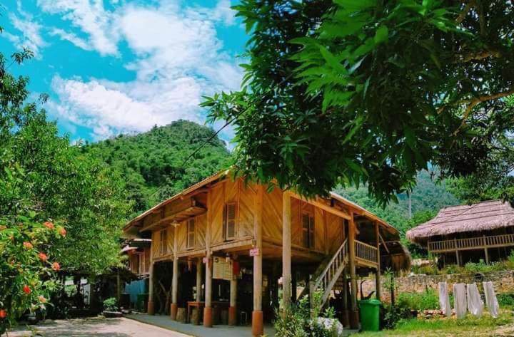 تختخواب و صبحانه Sánh Thuấn Homestay