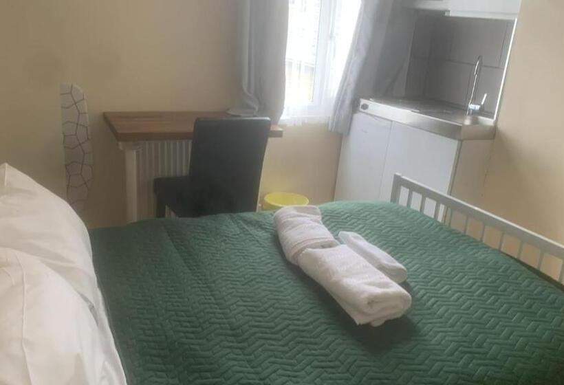 Bed and Breakfast Specious Studio Flats