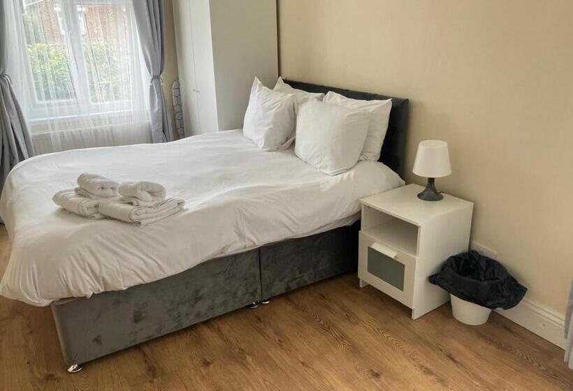 Bed and Breakfast Specious Studio Flats