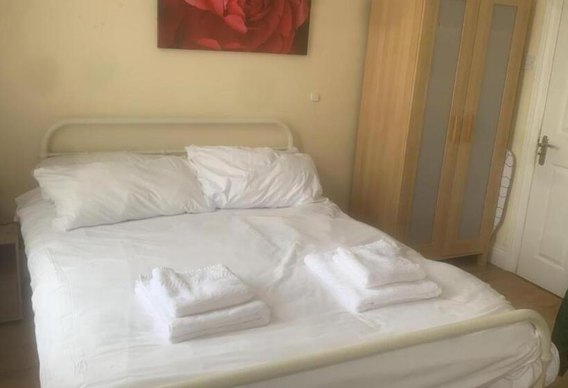 Bed and Breakfast Specious Studio Flats