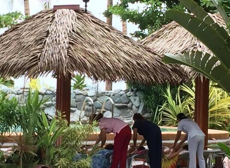 Cherinicole Beach Resort