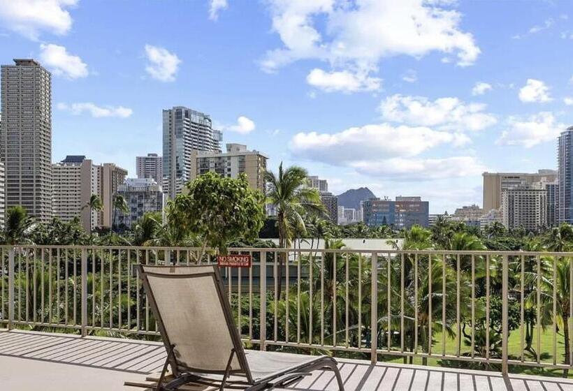 Gem Of Waikiki At Inn On The Park
