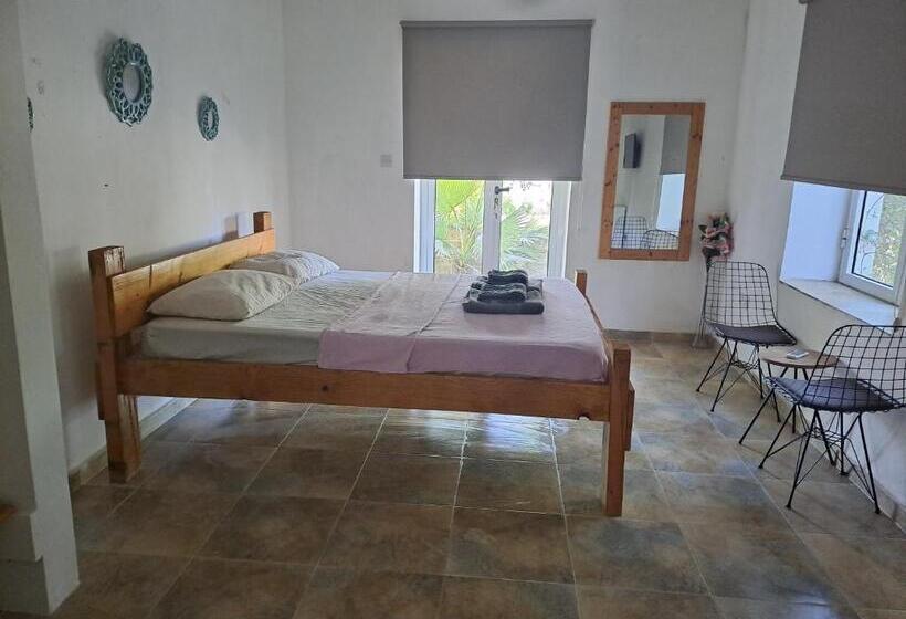 Hera Palace Boutique