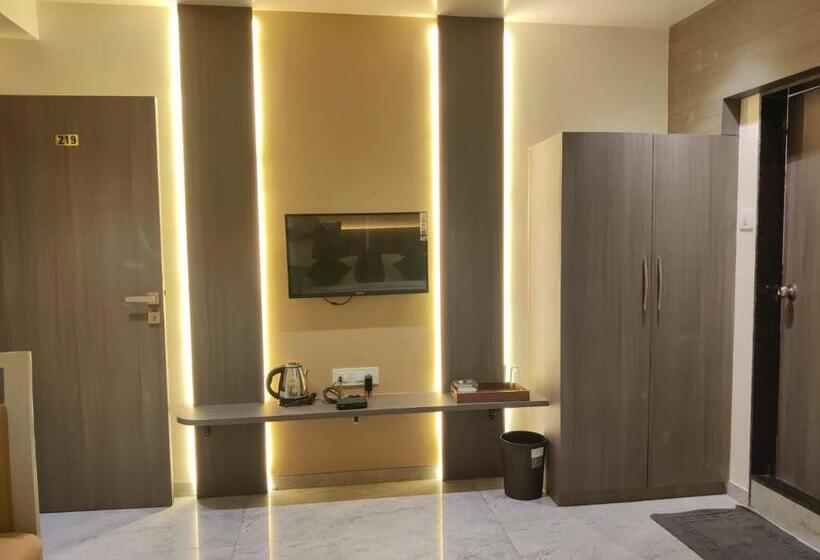 فندق Aarush Residency