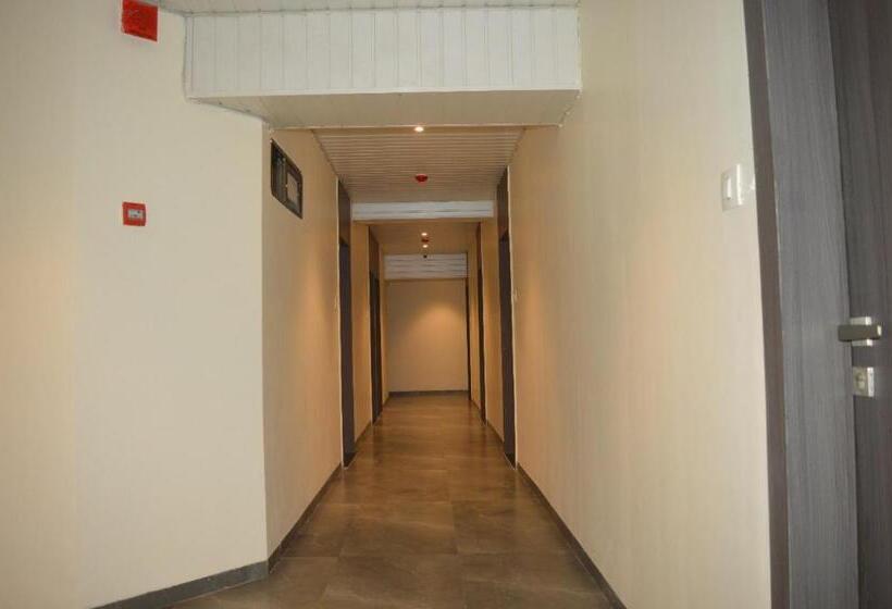 فندق Aarush Residency