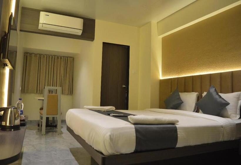 فندق Aarush Residency