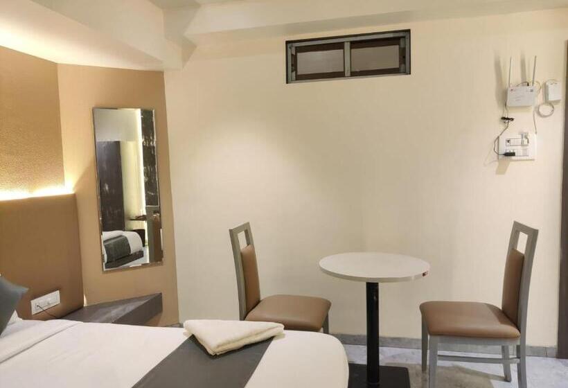 فندق Aarush Residency