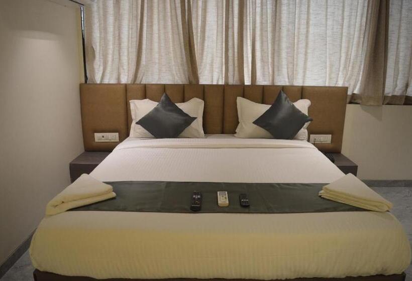 فندق Aarush Residency