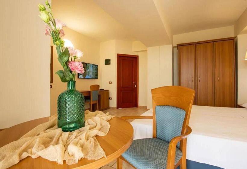 Отель Bisanzio Resort