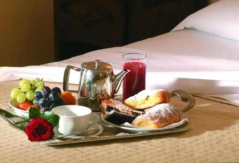 Отель Bisanzio Resort