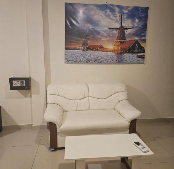 Отель Cozy Guesthouse