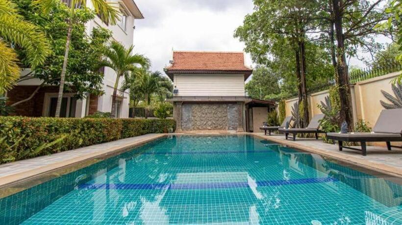 هتل Elegant Escape Residence