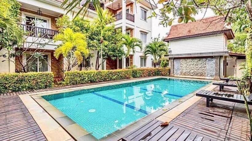 هتل Elegant Escape Residence