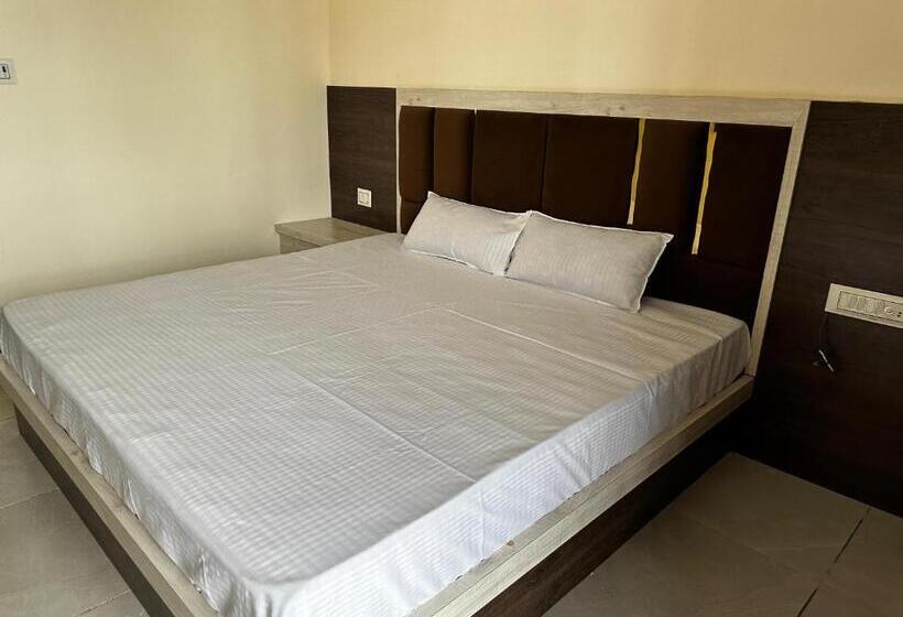 فندق Golden Oasis Near Danik Bhaskar Office