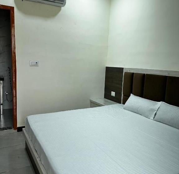 فندق Golden Oasis Near Danik Bhaskar Office