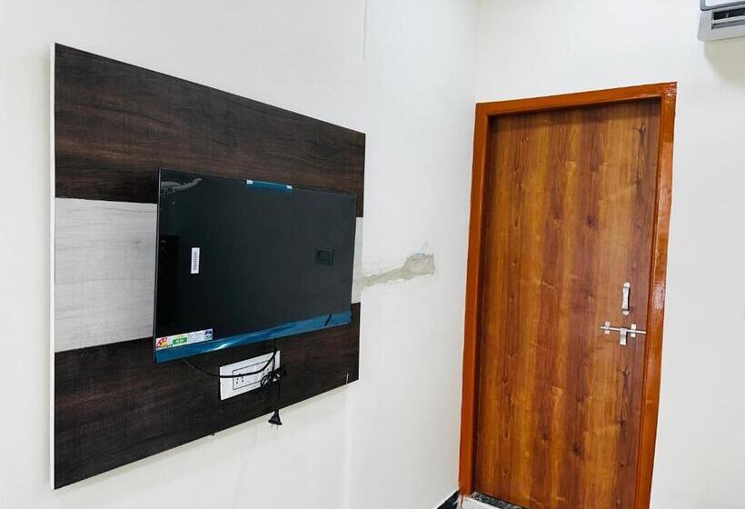 فندق Golden Oasis Near Danik Bhaskar Office