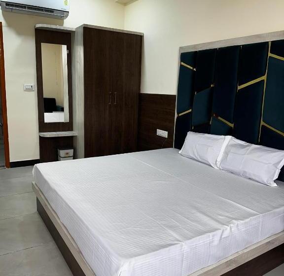 فندق Golden Oasis Near Danik Bhaskar Office