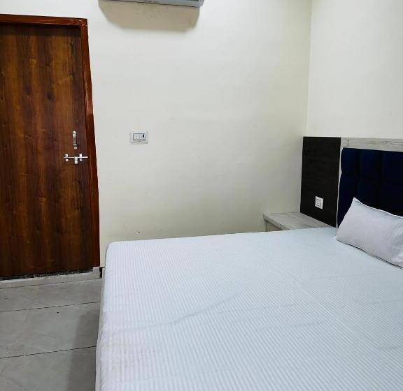 فندق Golden Oasis Near Danik Bhaskar Office