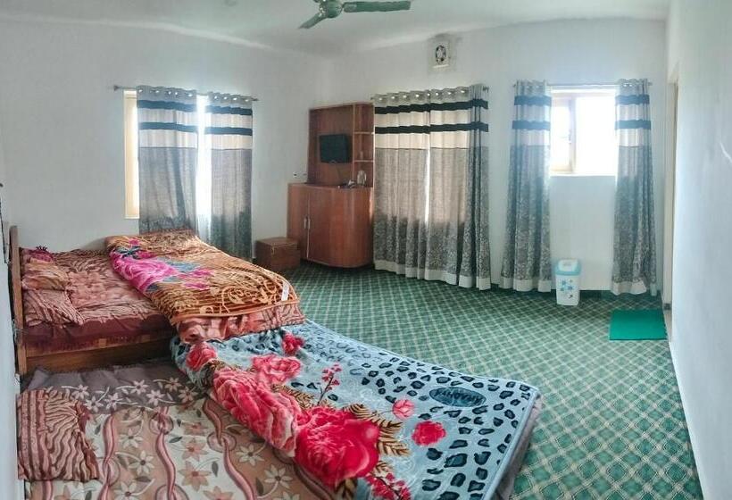 فندق Green Gallery And Restaurant