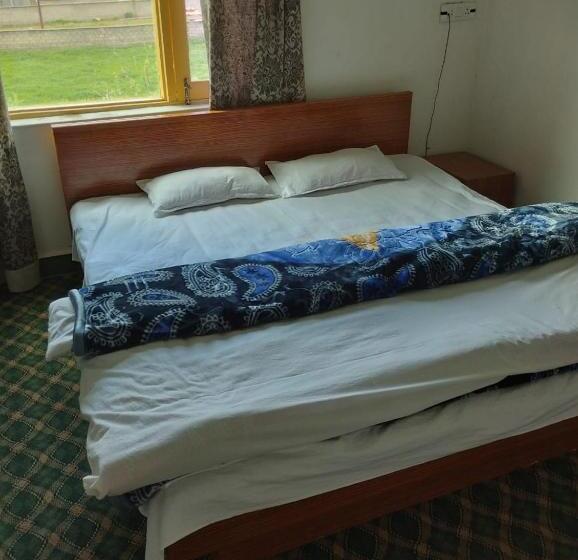 فندق Green Gallery And Restaurant