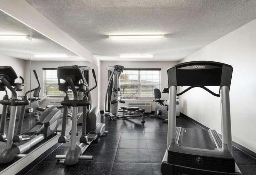 فندق Harmony Inn & Suites