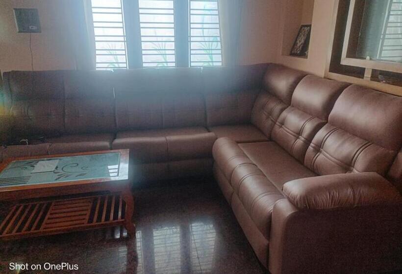 Отель Balaji Cottage