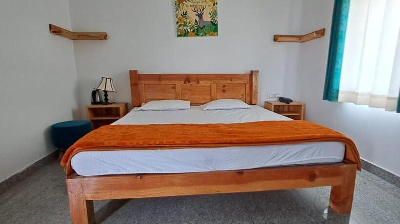 בית מלון כפרי J Terminal