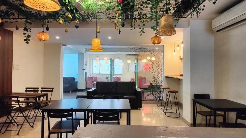 בית מלון כפרי Krrish Inn   Ameerpet, Hyderabad