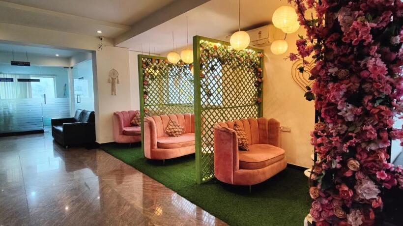 בית מלון כפרי Krrish Inn   Ameerpet, Hyderabad