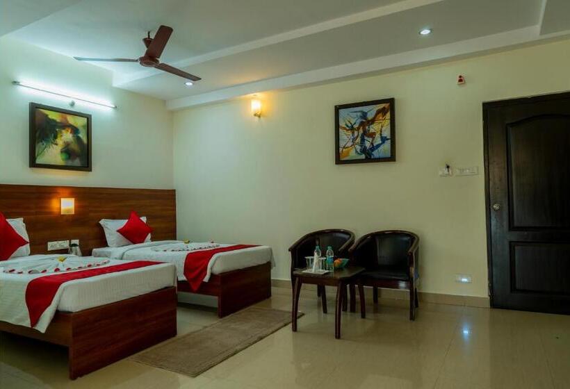 בית מלון כפרי Krrish Inn   Ameerpet, Hyderabad