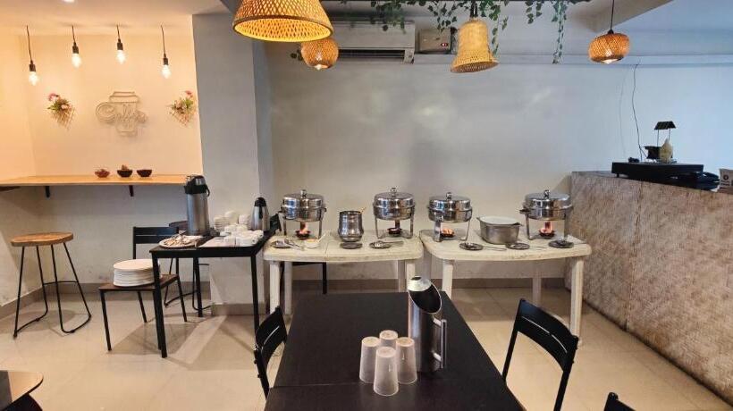 בית מלון כפרי Krrish Inn   Ameerpet, Hyderabad