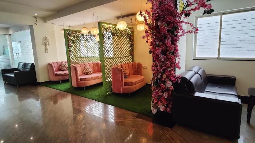 בית מלון כפרי Krrish Inn   Ameerpet, Hyderabad