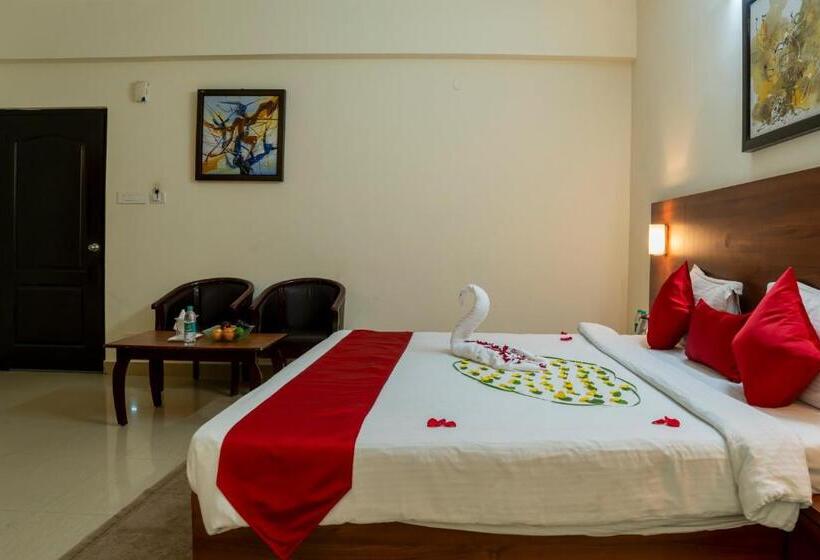 בית מלון כפרי Krrish Inn   Ameerpet, Hyderabad