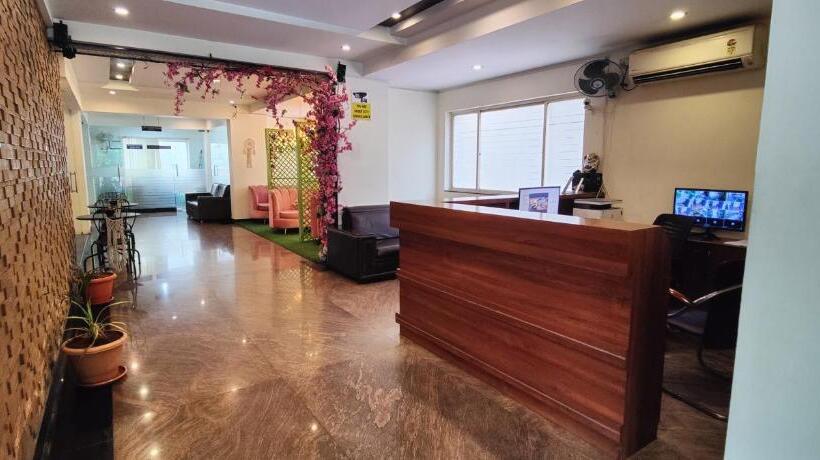 בית מלון כפרי Krrish Inn   Ameerpet, Hyderabad