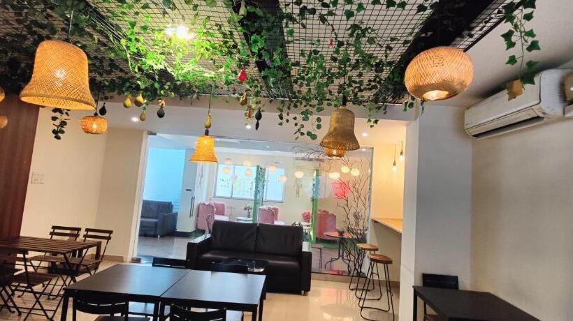 בית מלון כפרי Krrish Inn   Ameerpet, Hyderabad