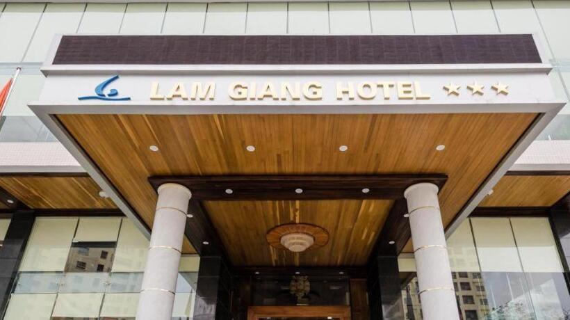 هتل Lam Giang