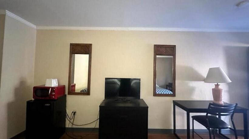 فندق Loyalty Inn Rockingham