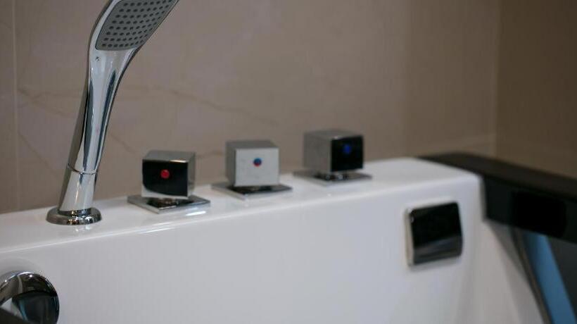 هتل Marina Ha Long