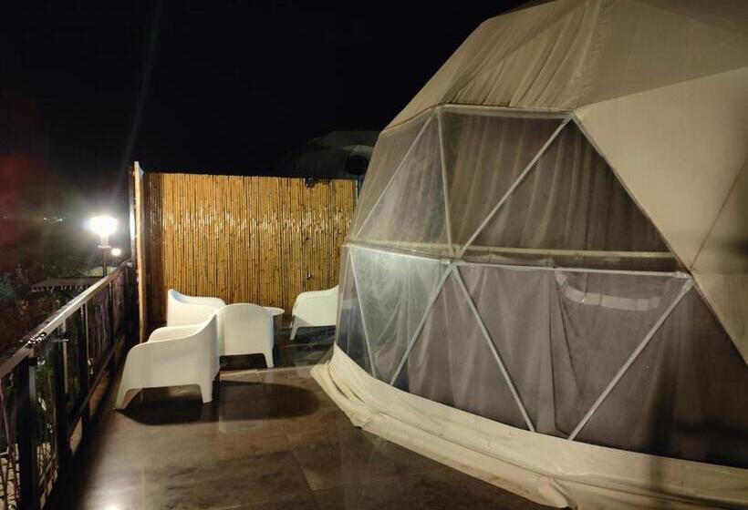 בית מלון כפרי Meenakshi Lakehouse Of M