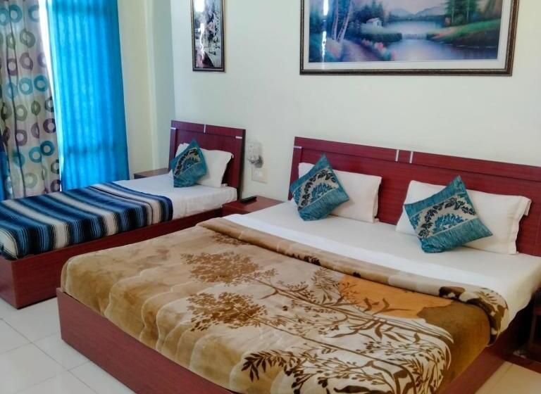 호텔 Mid Town Residency