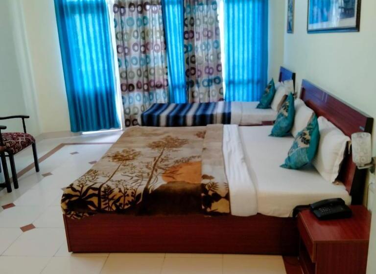 호텔 Mid Town Residency