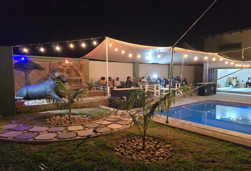 בית מלון כפרי Nyamankulu Guest Lodge