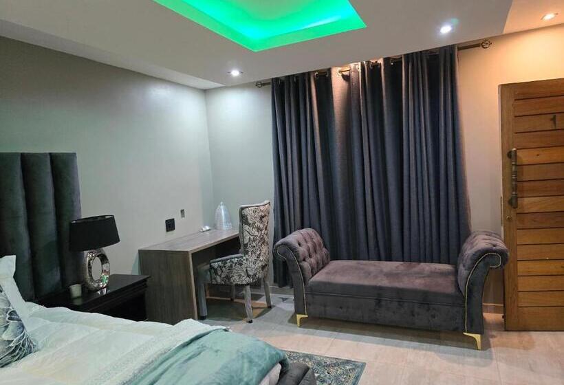 בית מלון כפרי Nyamankulu Guest Lodge