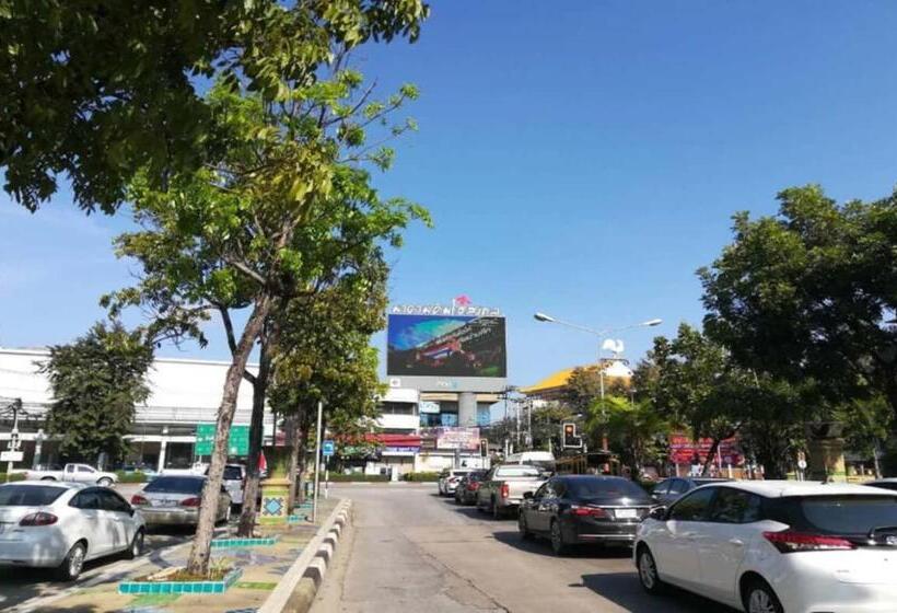 호텔 Oyo 903 Madame Kim Hostel