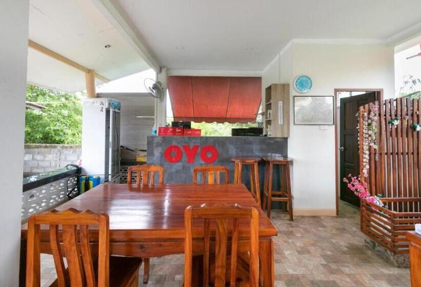 בית מלון כפרי Oyo 949 Sansuk Resort Paknampran