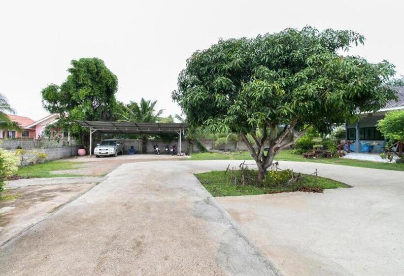 בית מלון כפרי Oyo 949 Sansuk Resort Paknampran