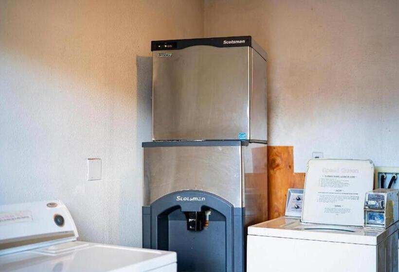 Отель Oyo Riverside Inn John Day Or