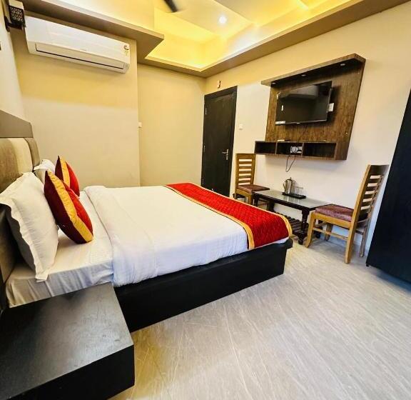 Psr Prem Shobha Residency ! Varanasi Fully Air Conditioned Hotel At Prime Location With Off Site P